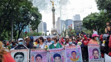 A 8 años de desaparición de los 43 de Ayotzinapa, padres reclaman impunidad