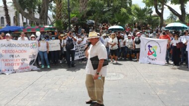 Maestros llaman ‘traidores’ a Vila y a Liborio Vidal