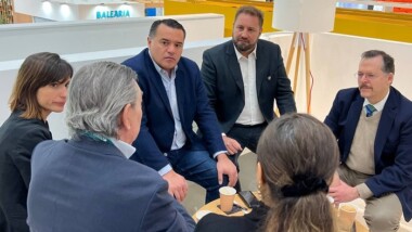 Renán Barrera se reúne con empresarios de aerolíneas ibéricas