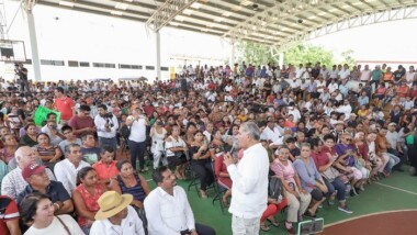 Adán Augusto pide a Vila que incorpore a Yucatán al IMSS Bienestar