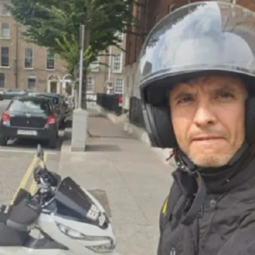 Repartidor de moto salva a niños de ataque con cuchillo; la vida le da 4 mdp