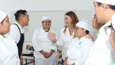 Ceci Patrón visita a estudiantes