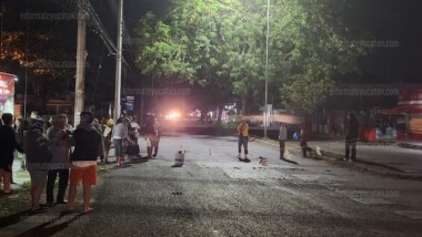 Bloquean calles de Pacabtún y Fidel Velázquez por falta de luz