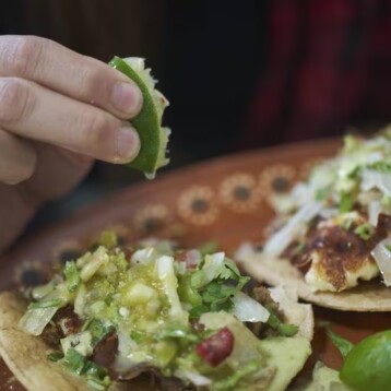 Sin cilantro en los taquitos: Así ‘resuelven’ taquerías y restaurantes ante el alza de precios
