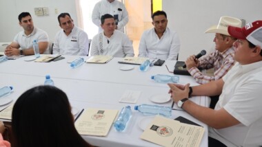 Becarán a jóvenes del oriente del Estado para que estudien la universidad