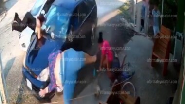 Atropellan a familia en Kanasín (Video)
