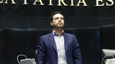 Vila deja “coja” a la oposición en el Senado