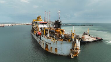 Llega buque para el dragado de puertos yucatecos