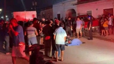 Muere exagente de la Policía al estrellarse con su motocicleta