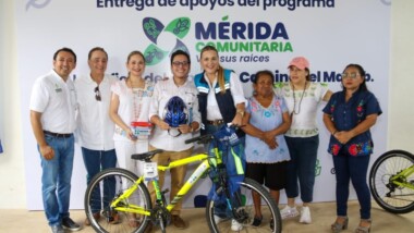 Cecilia Patrón entrega equipo para turismo comunitario en Molas