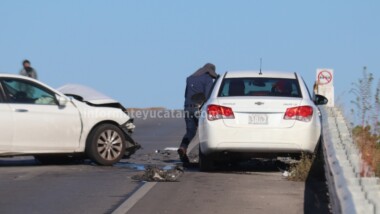 Chocan en el puente de la Mérida-Tetiz