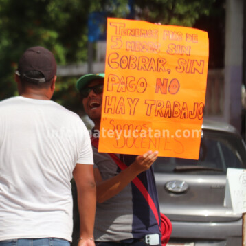 ¡Fuera Balam! exigen docentes en SEGEY