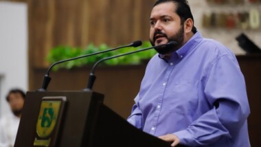 Políticos deben ser autocríticos