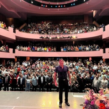 “Mujeres difíciles, Hombres complicados” del Dr. Lozano en Mérida