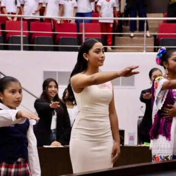 Niñas yucatecas toman el Congreso del Estado
