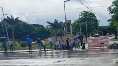 Bloquean acceso al Aeropuerto de Mérida