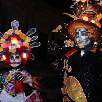 Colorido desfile de Catrinas