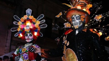 Colorido desfile de Catrinas