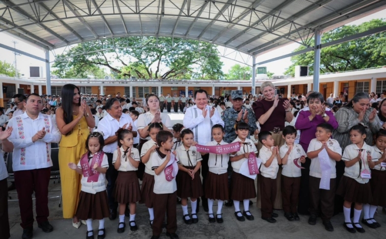 Estudiantes de la primaria Juan Crisóstomo Cano y Cano estrenan Domo