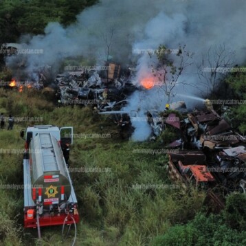 Se incendia excorralón en la Mérida-Cancún (video)