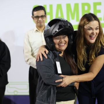 Entregan más cascos certificados del programa “Chambea Seguro”