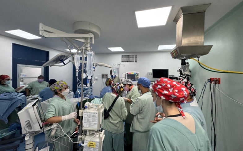 IMSS Yucatán realiza primera cirugía cerebral en adolescente consciente