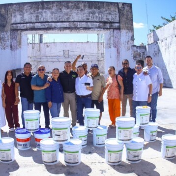 Sociedad Valiente entrega apoyo a comerciantes de mercados