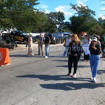 Bloquean entrada a ‘Los Héroes’ en protesta contra el maltrato animal (video)