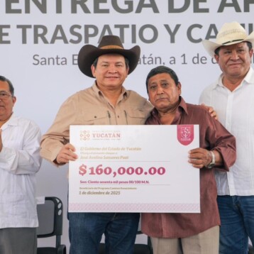 Llevan apoyos a familias de Santa Elena