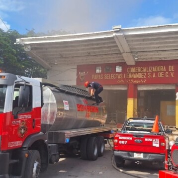 Incendio en la Central de Abastos de Mérida