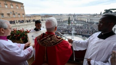 En Navidad, el Papa León XIV suplica a los fieles abandonar la indiferencia ante el sufrimiento