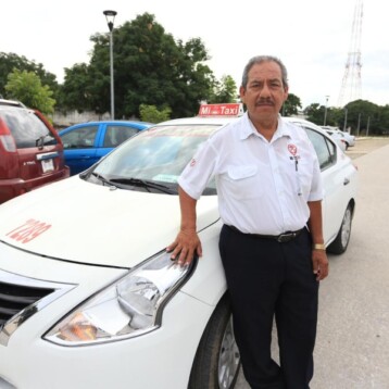 Taxista devolvió $300 mil pesos