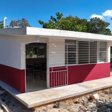 Entregan salón didáctico en Tinum