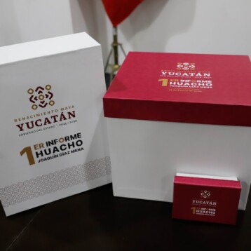 Congreso de Yucatán recibe el Primer Informe de Huacho Díaz
