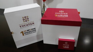 Congreso de Yucatán recibe el Primer Informe de Huacho Díaz