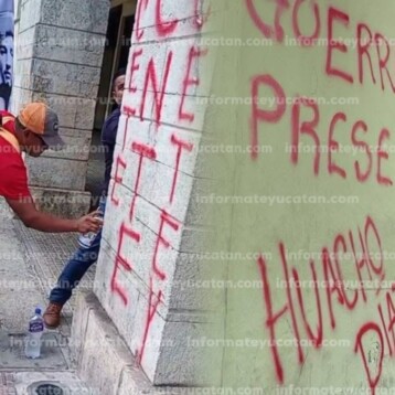 Maestros de la CNTE vandalizan Palacio de Gobierno de Yucatán