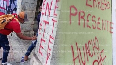 Maestros de la CNTE vandalizan Palacio de Gobierno de Yucatán