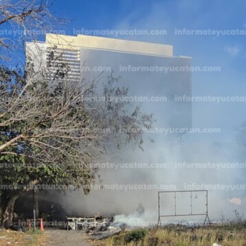 Evacúan campus de la Uady por incendio