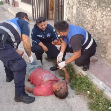 Salvan al “Padrino” tras convulsionar en calles de Tixkokob
