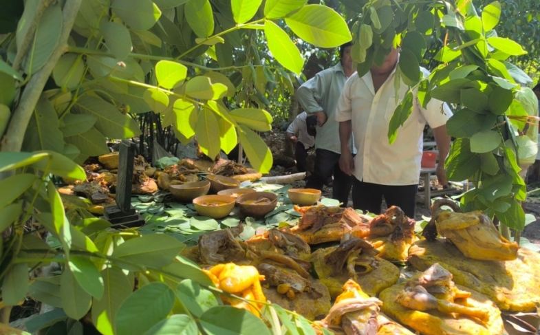 Campesino maya mantiene viva la ofrenda por la lluvia
