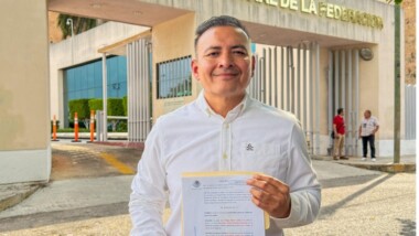 Gana juicio por difamación