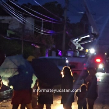 Bloquean calles y avenidas por “apagones” en Mérida