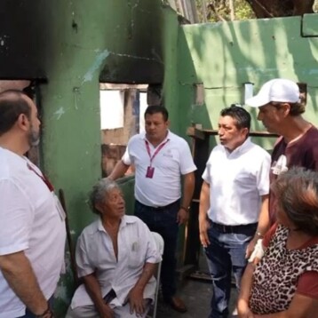 Apoyan a familia afectada tras incendio en Santa Rosa
