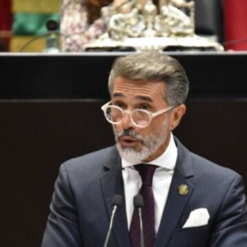 Sergio Mayer presenta su renuncia a Morena