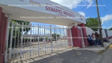 Exigen destitución de Directora de la Secundaria Serapio Rendón