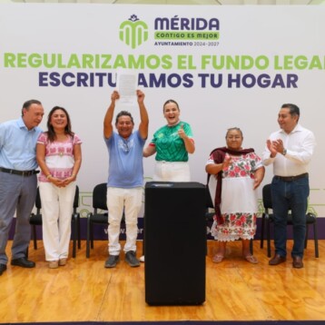 Después de años de espera, 47 familias reciben las escrituras de sus hogares