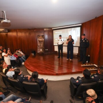 Capacitan a policías de Mérida contra extorsiones y delitos cibernéticos