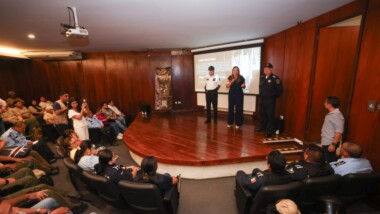 Capacitan a policías de Mérida contra extorsiones y delitos cibernéticos