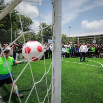 Tecoh estrena cancha de fútbol 5