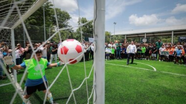 Tecoh estrena cancha de fútbol 5